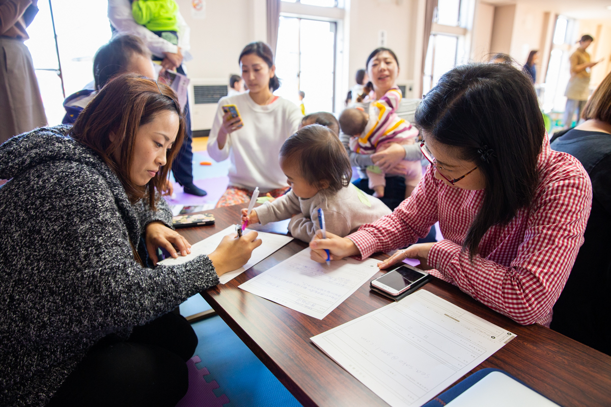 お母さんのための携帯電話教室の様子