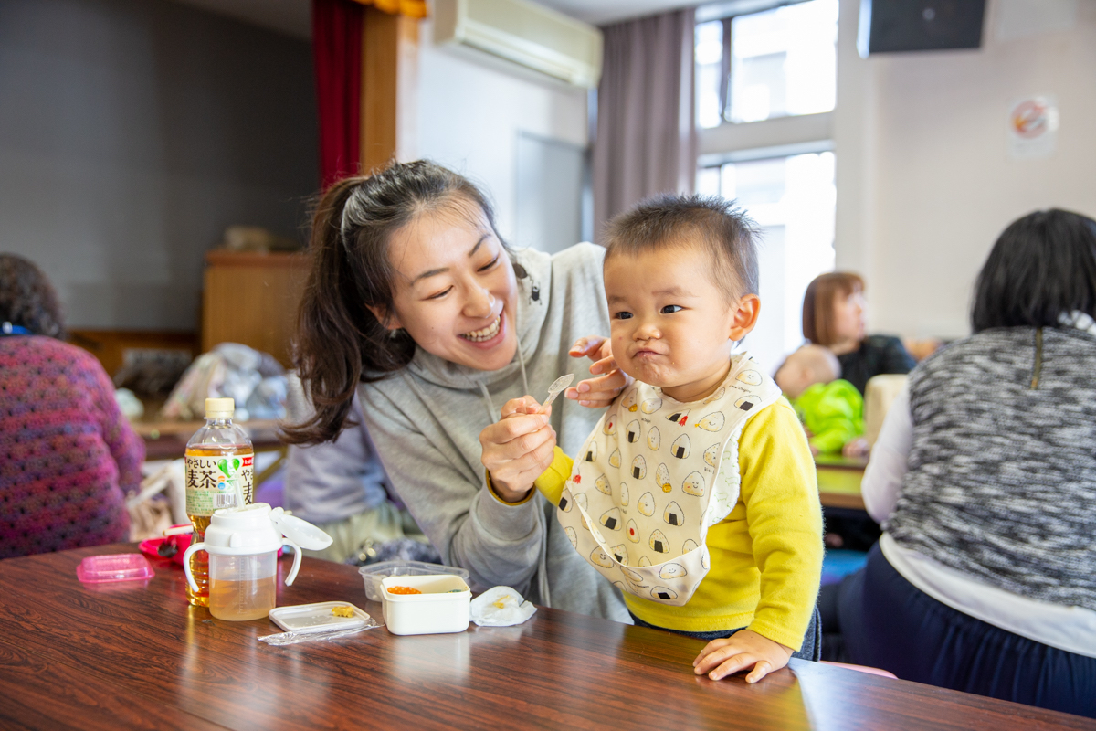 お母さんのための携帯電話教室の様子